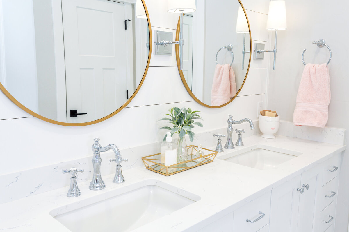feminine bathroom