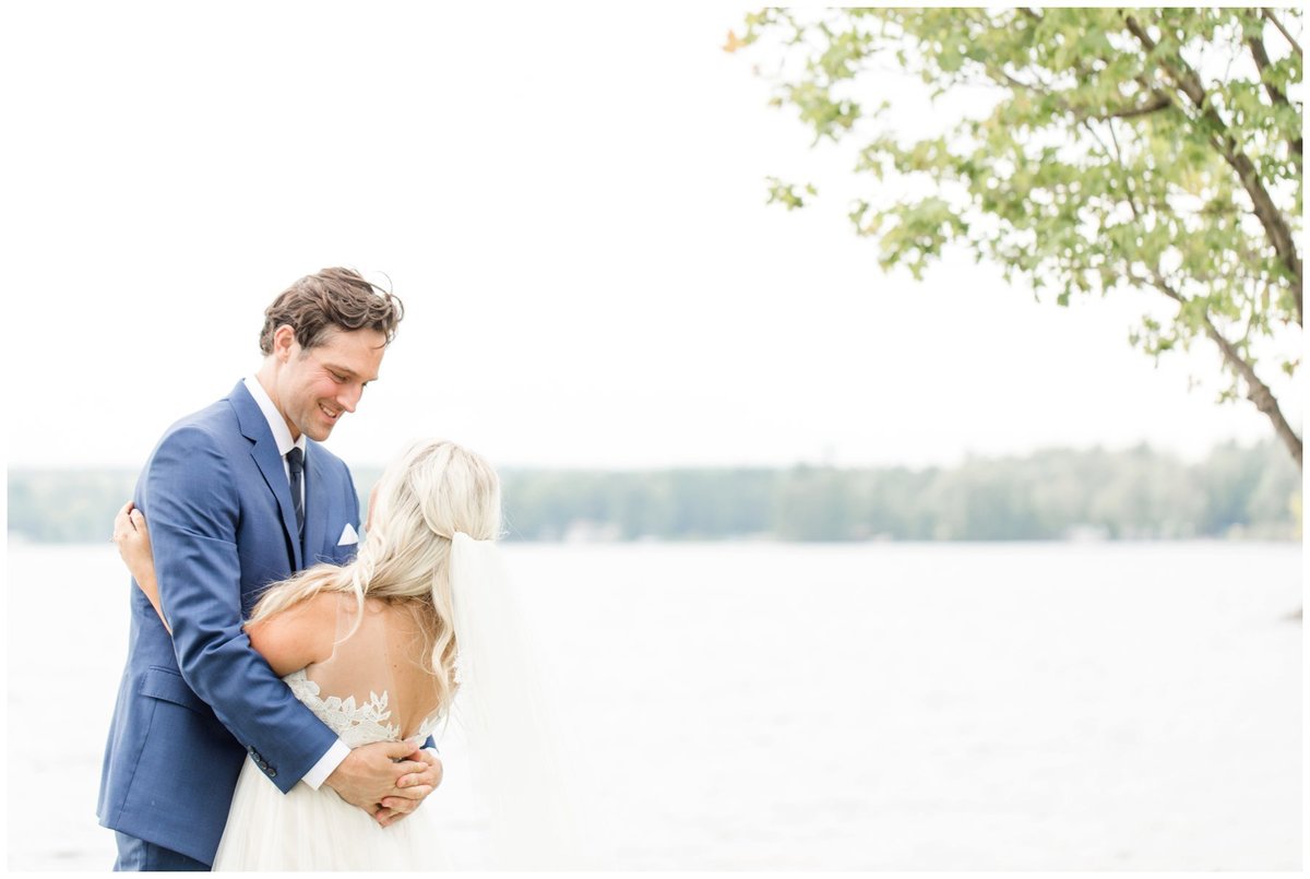 Light-and-Airy-Ottawa-Wedding-Photographer-Bride-and-Groom-Calabogie-Wedding
