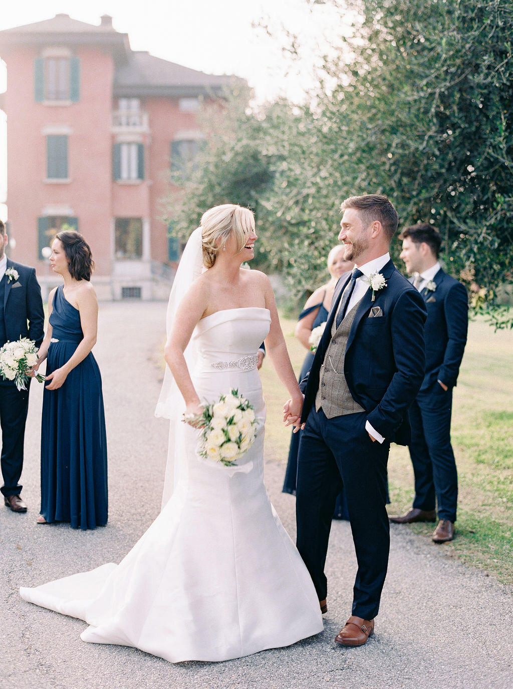 best-italy-wedding-photographer-soft-airy-lake-como-garda-mike-hannah-previews-23