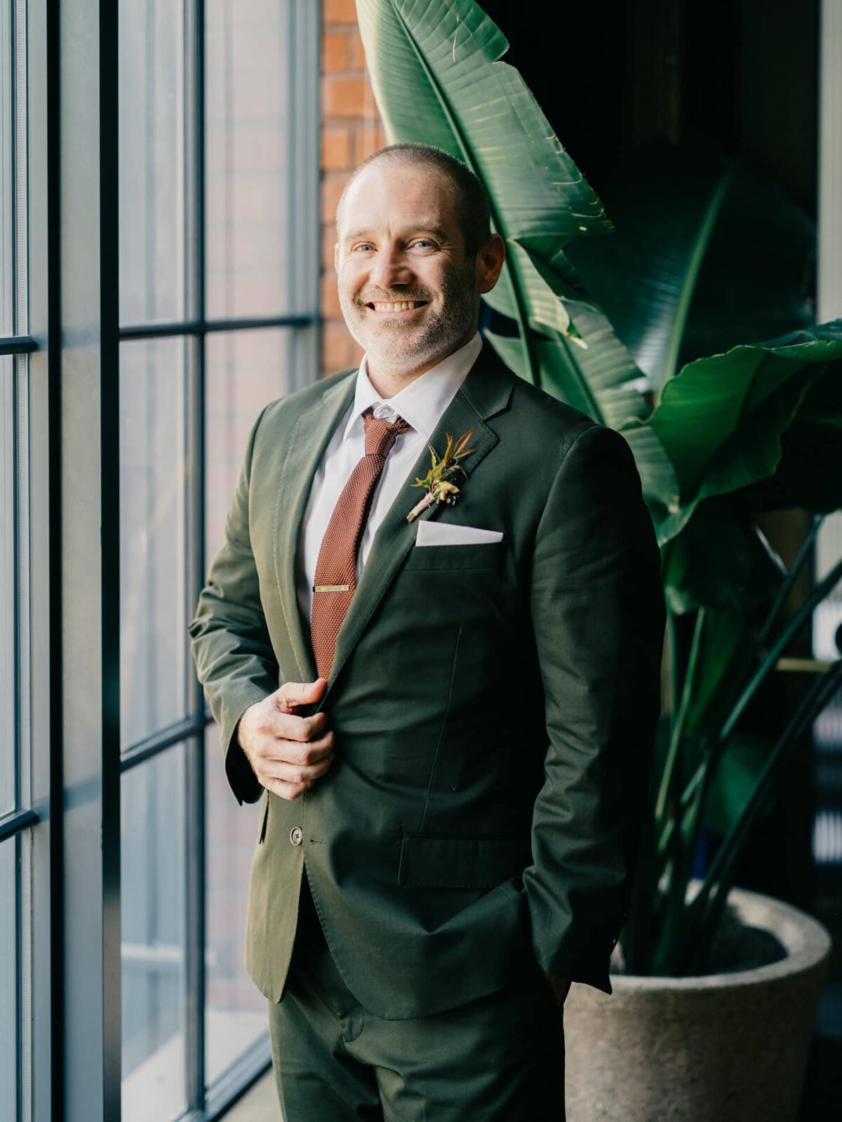 groom portraits
