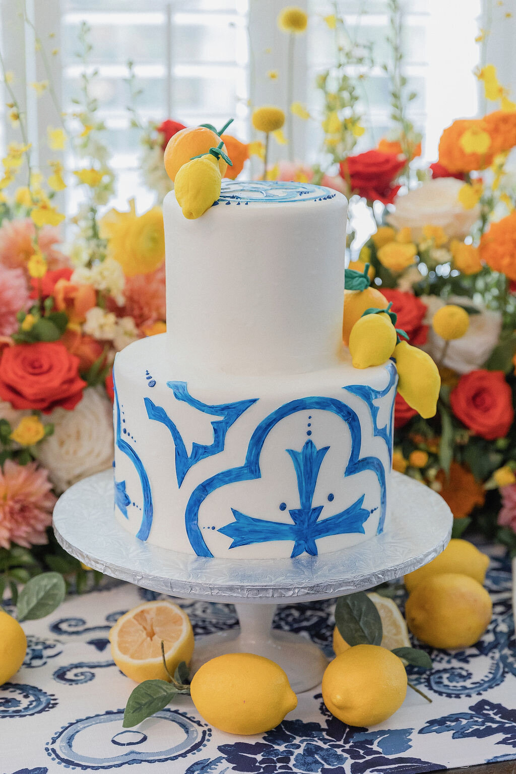 cake, white, citrus tones, cake flowers, backdrop
