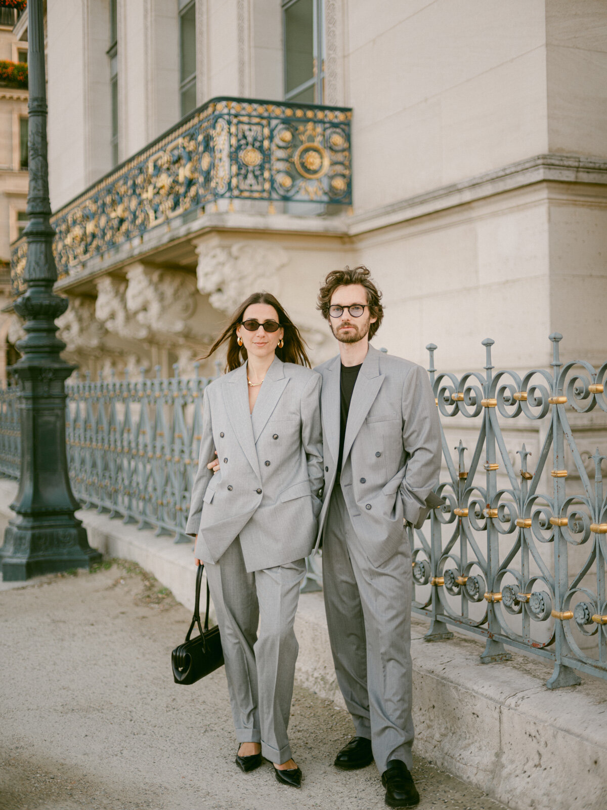 Engagement session Paris Louvres Tuileries Thomas Raboteur Luxury Wedding (14 sur 45)