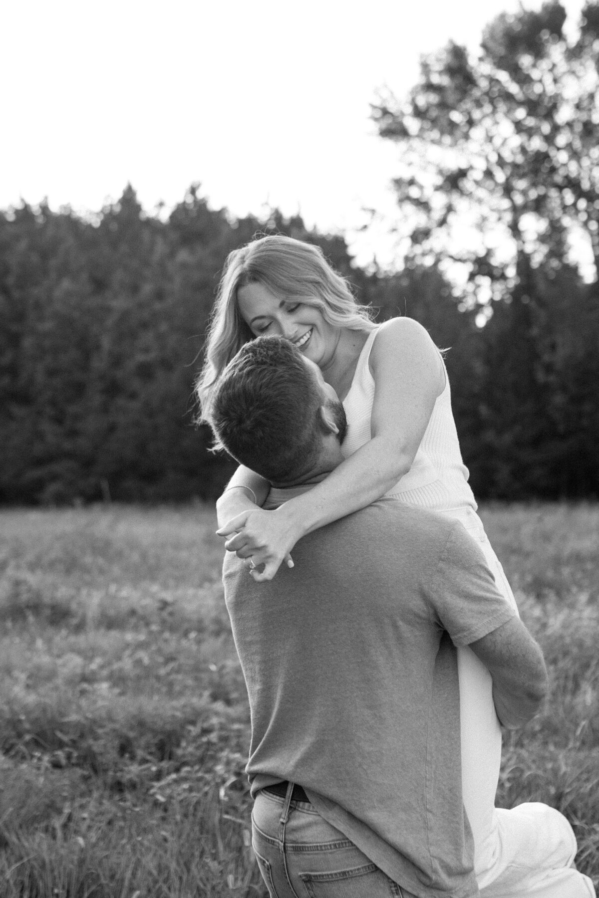 Arkansas-Couple-Hannah-and-Jordan-4V9A3607-2
