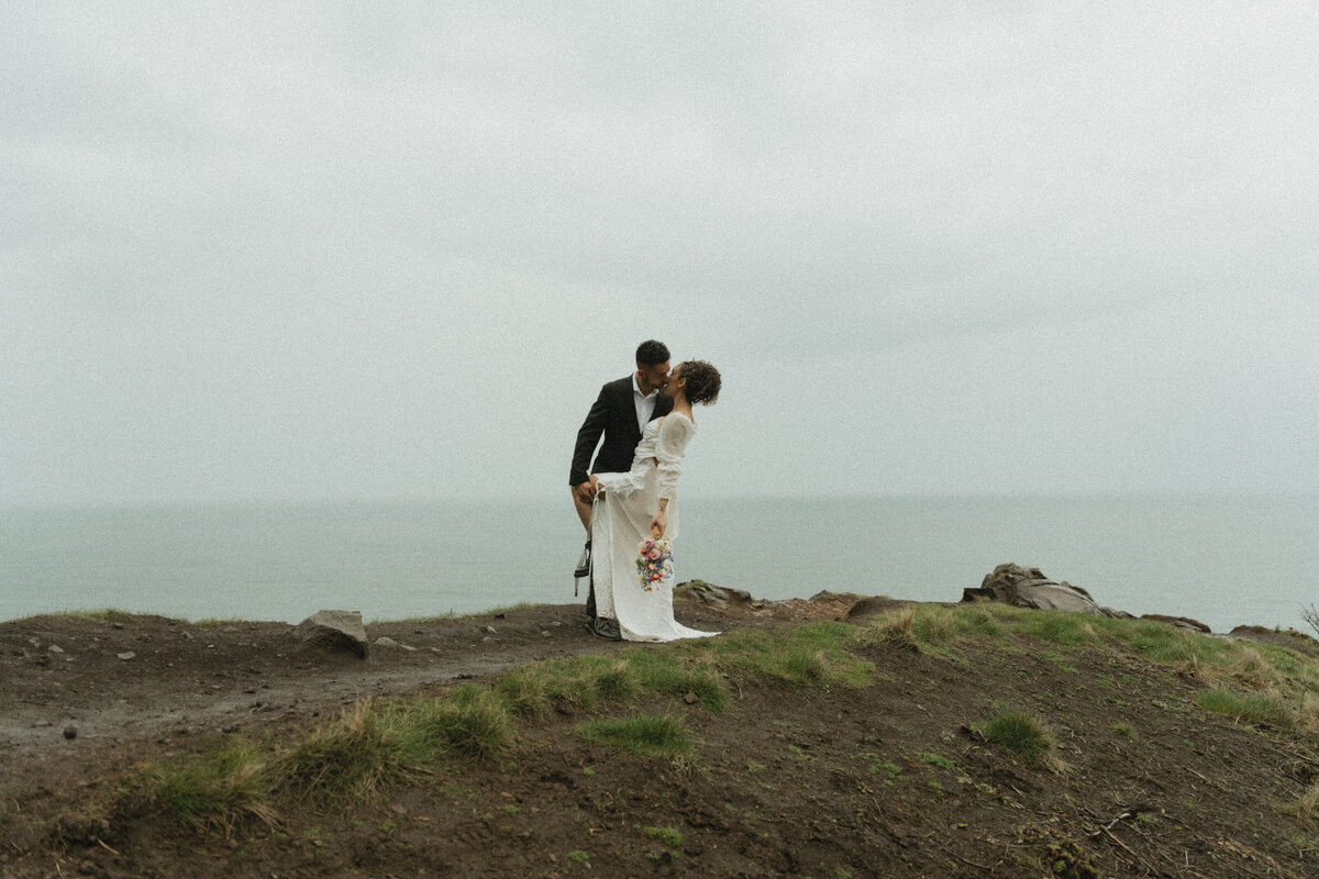 elopement oregon cliff - lizarrietaphotography-68