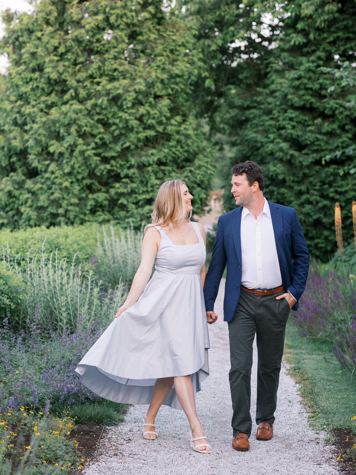 053124_Lauren-and-Shane-Schenley-Park-Engagement-annetroxelpittsburghweddingphotography-2704