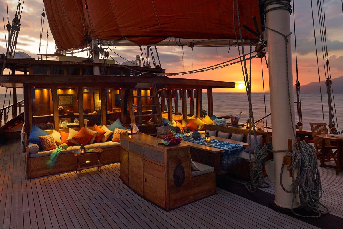 Si Datu Bua Private Yacht Charter Indonesia Outdoor Lounge Night
