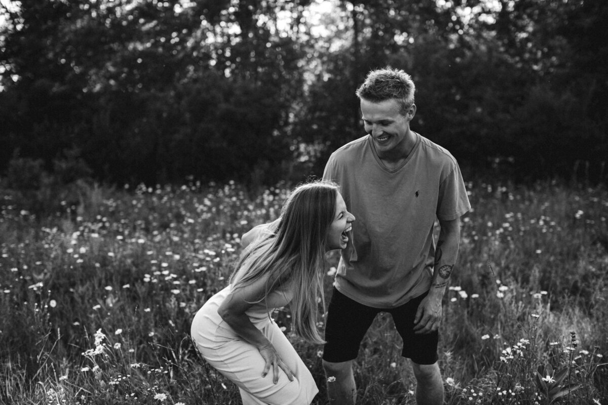 manitowoc-point-beach-state-park-engagement-nikki-n-photography-030