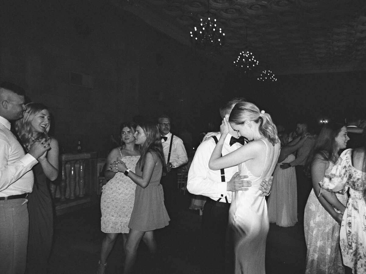 2021_08_07-Ariel-Pearl-Center-Wedding-Halle-Carter-Dancing-147