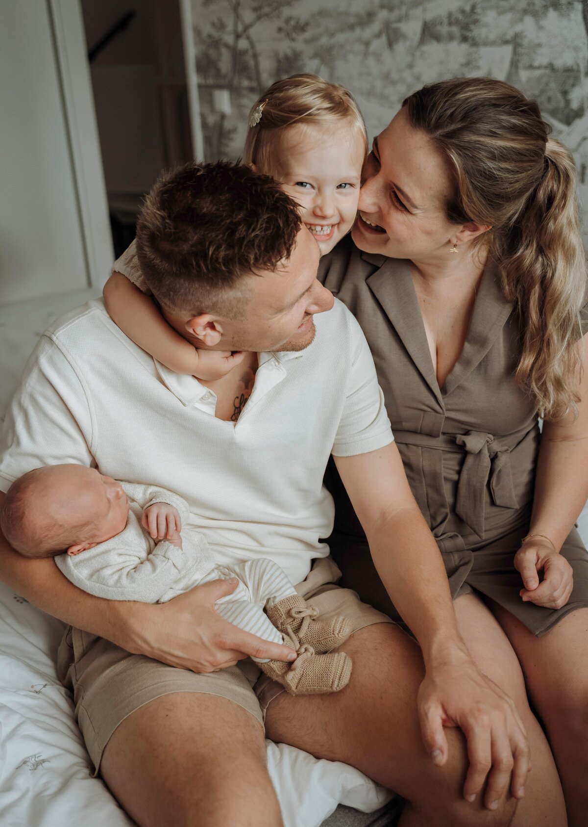 Newborn fotograaf limburg, Newborn fotograaf, Newborn fotograaf haelen, Newborn fotograaf roermond, Newborn fotograaf leudal, Newbornshoot haelen, Newborn shoot leudal, Newborn shoot roermond, Newborn fotografie in de buurt van haelen