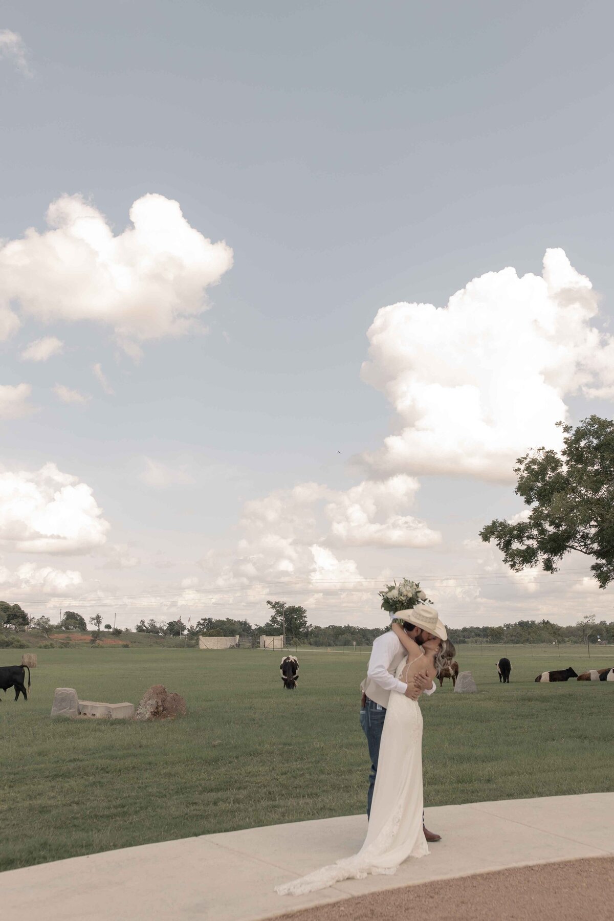 Dakota&Hope'sSneakPeeks-courtneyagaryphotography-25