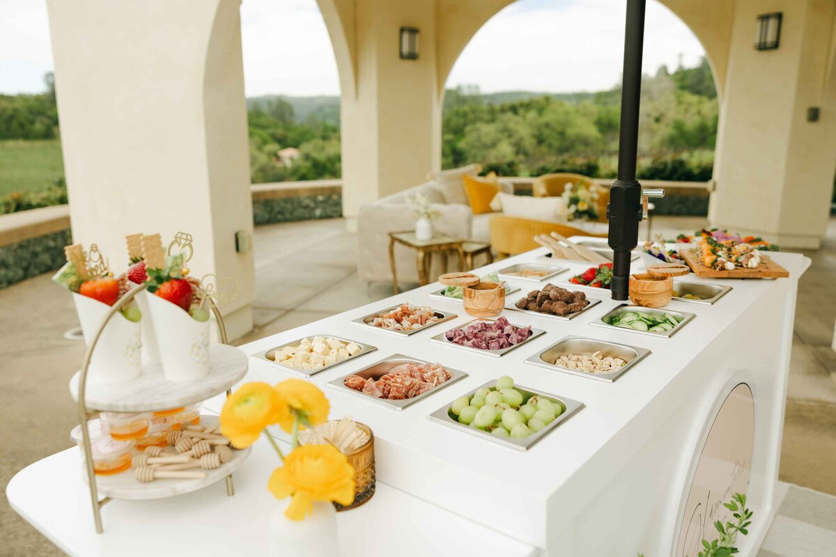 Katherine-Krakowski-Barnswallow-David-Girard-Sacramento-Weddings-Layout_0036