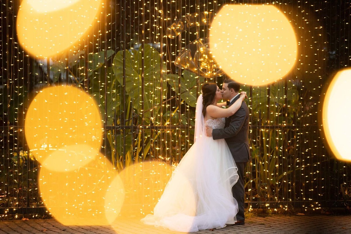 Fox Hollow gate wedding photo