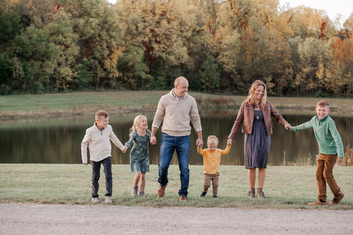 carmel-indiana-family-photographer-fall-pond-8