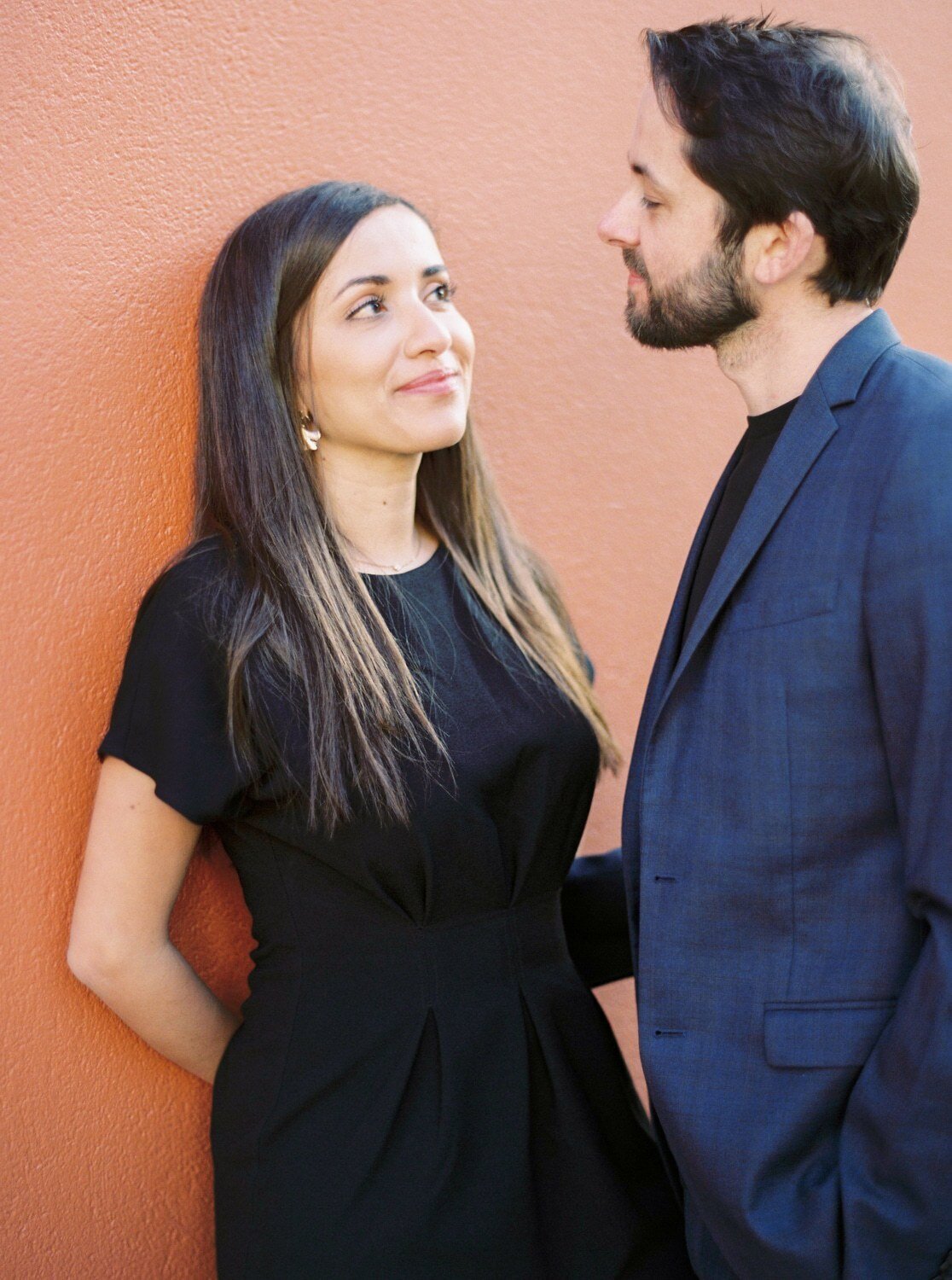 Engagement-session-paris-couple-wedding-photographer-montmartre-4