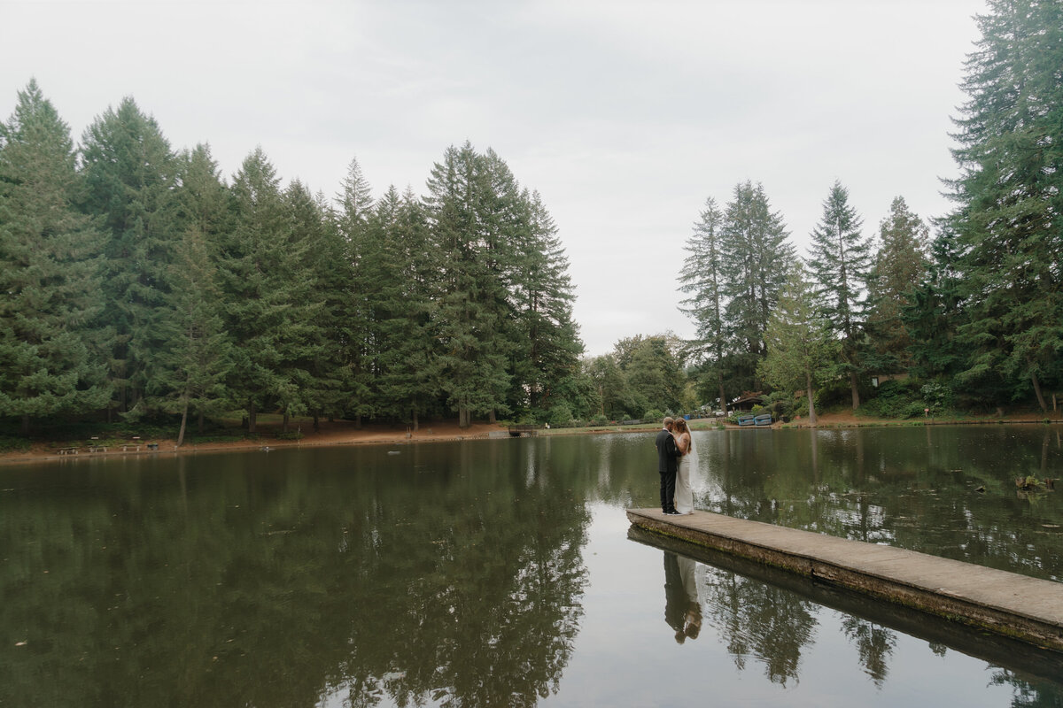 woodsy-fall-wedding-new-plains-oregon-amanda-brooke-photos-20