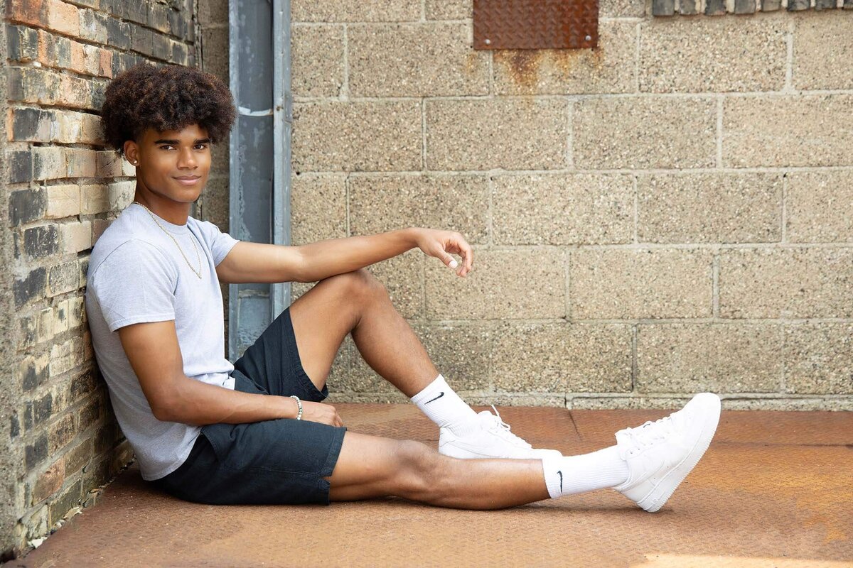 twin-cities-senior-guy-urban-photos-