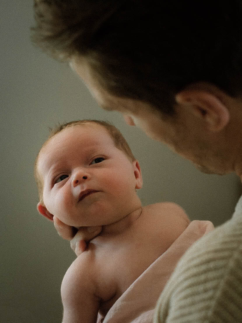 corona-newborn-photography-at-home-1