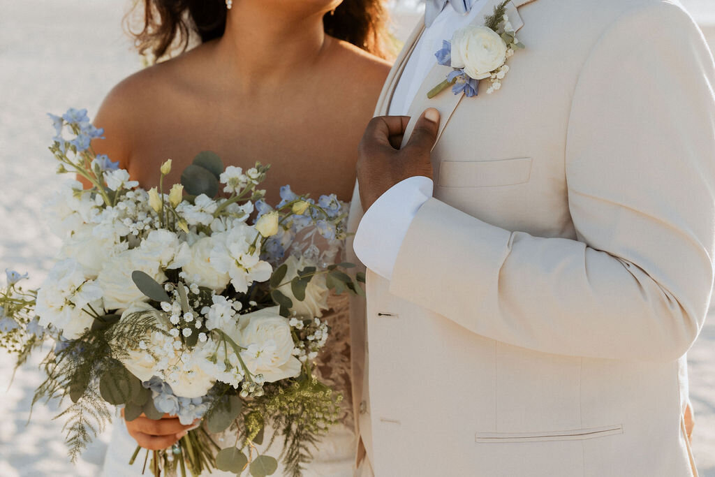 ariel-amir-photo-florida-beach-elopement-pass-a-grille-beach-chantilly-chic-celebrations-16