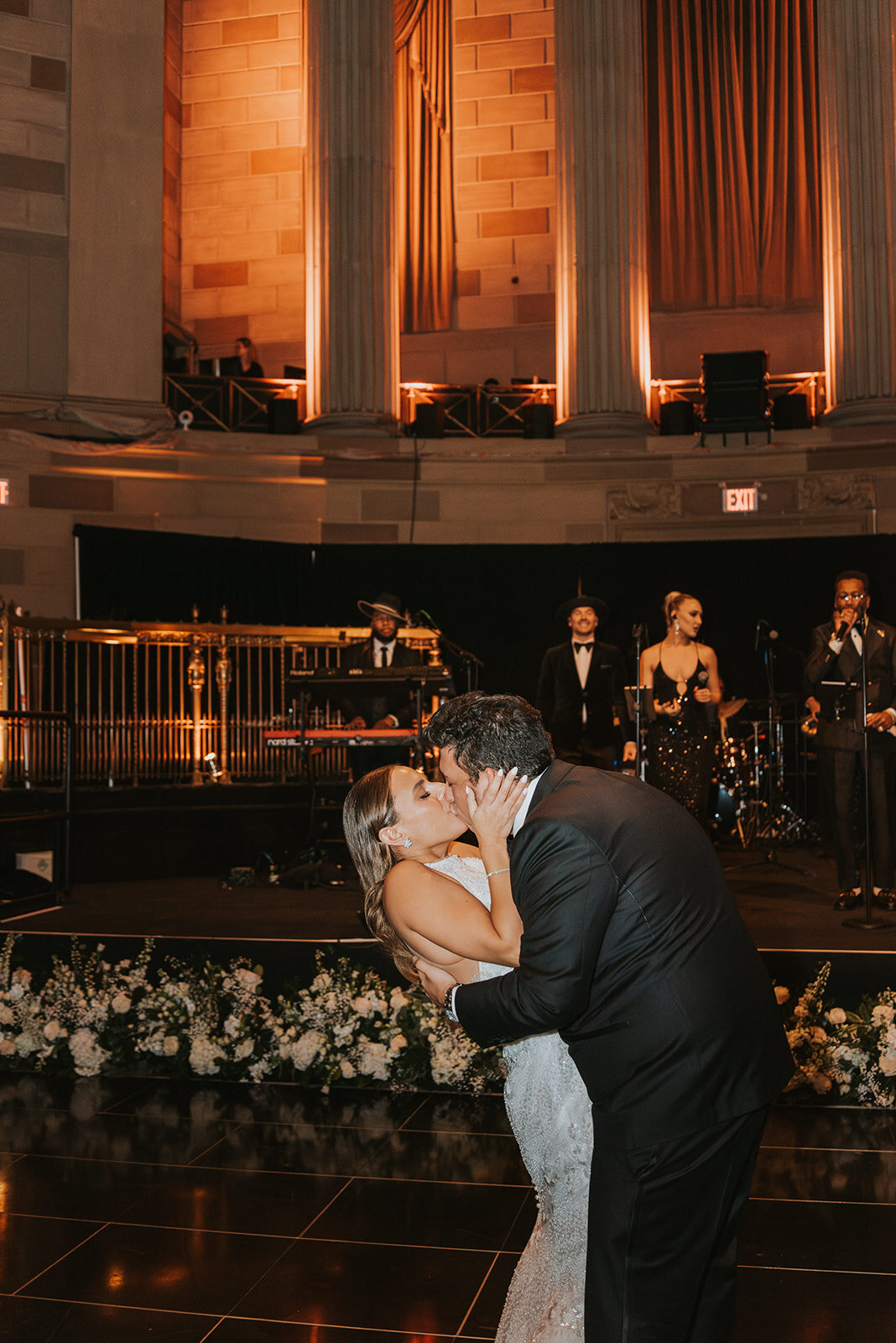 CORRIE-ZACH-NYC-WINTER-WEDDING-AT-GOTHAM-HALL_PHOTOS_BY_MARIA_B_LUNG_0890