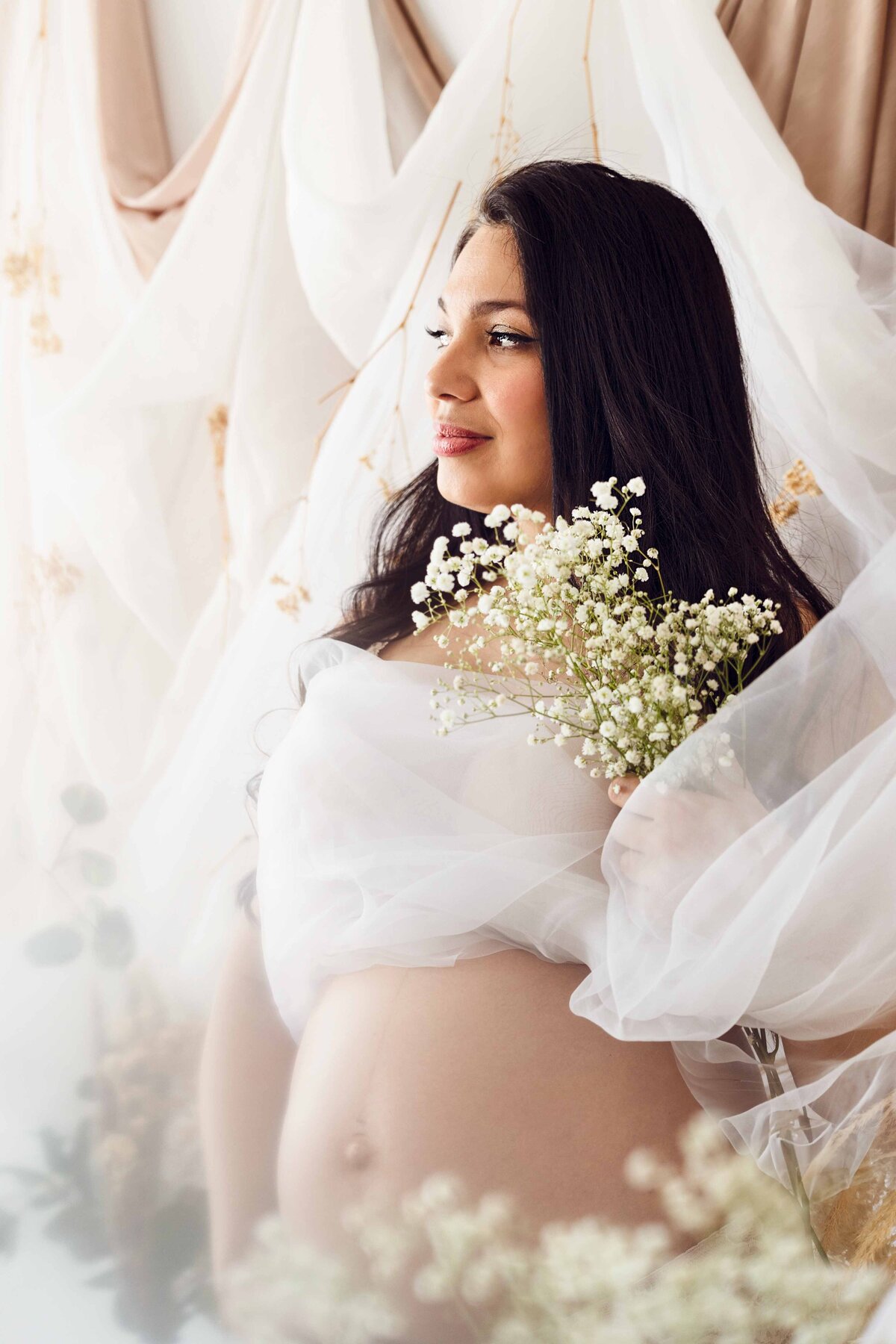 maternity with flowers