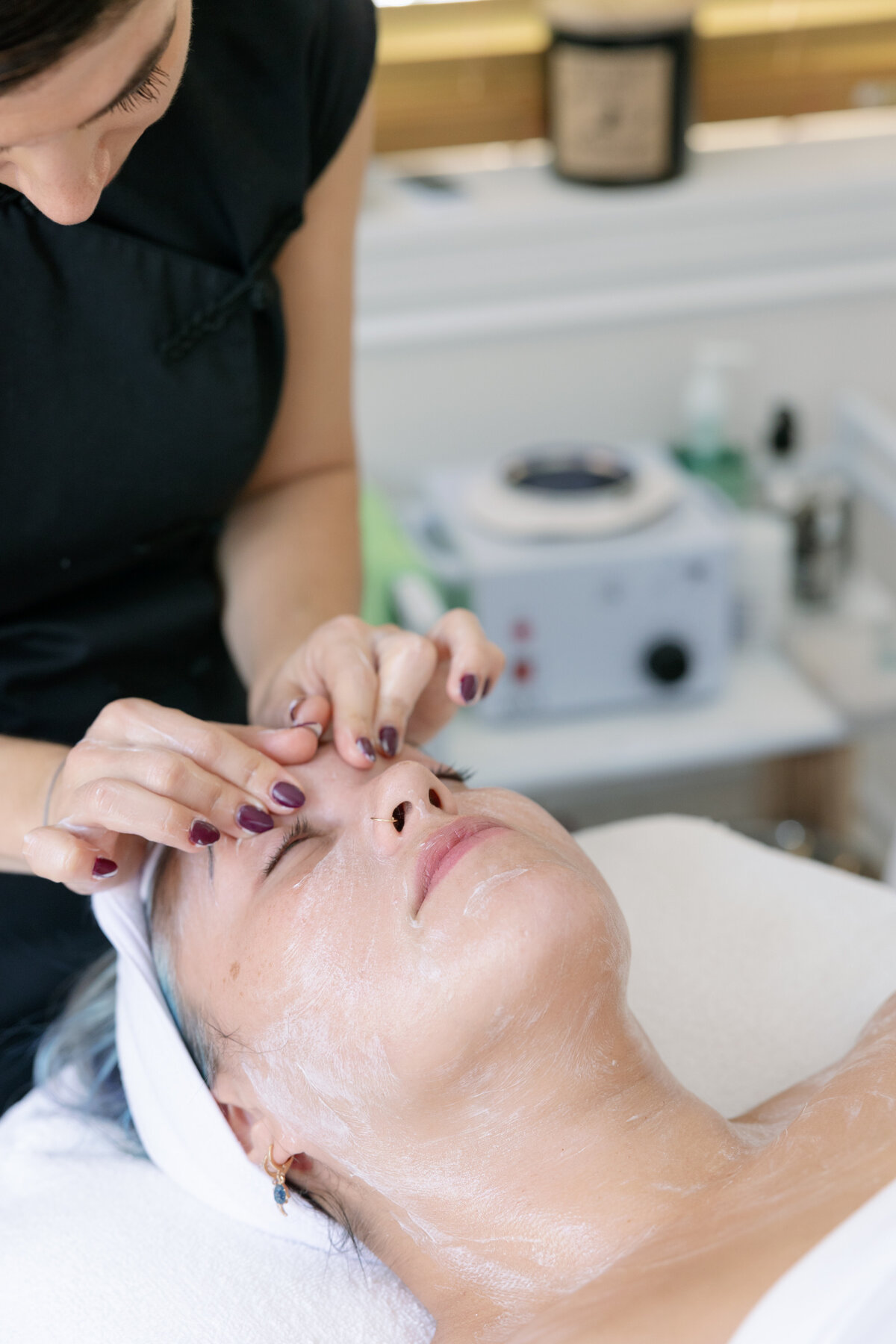 Get all of your beauty services in one place with Makeup N Giggles in Key West. From makeup and hair to skincare and spa treatments, we have everything you need to look and feel your best.