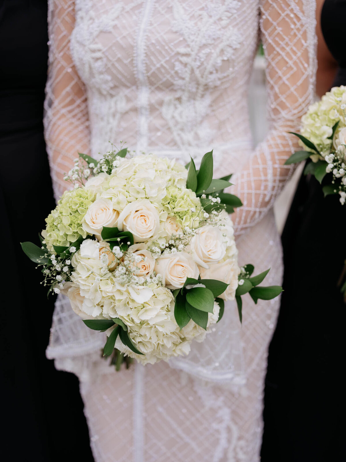 bride-bridesmaids-cleveland-art-museum-2