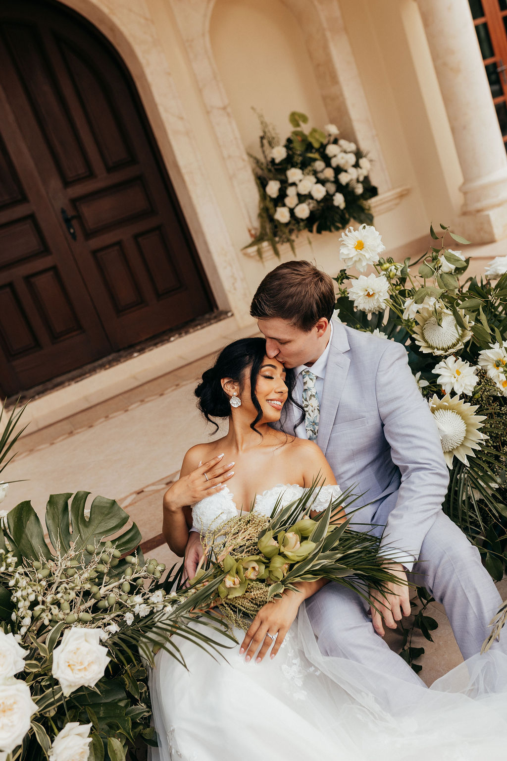 villa-la-joya-wedding-florist-TJ9A9092