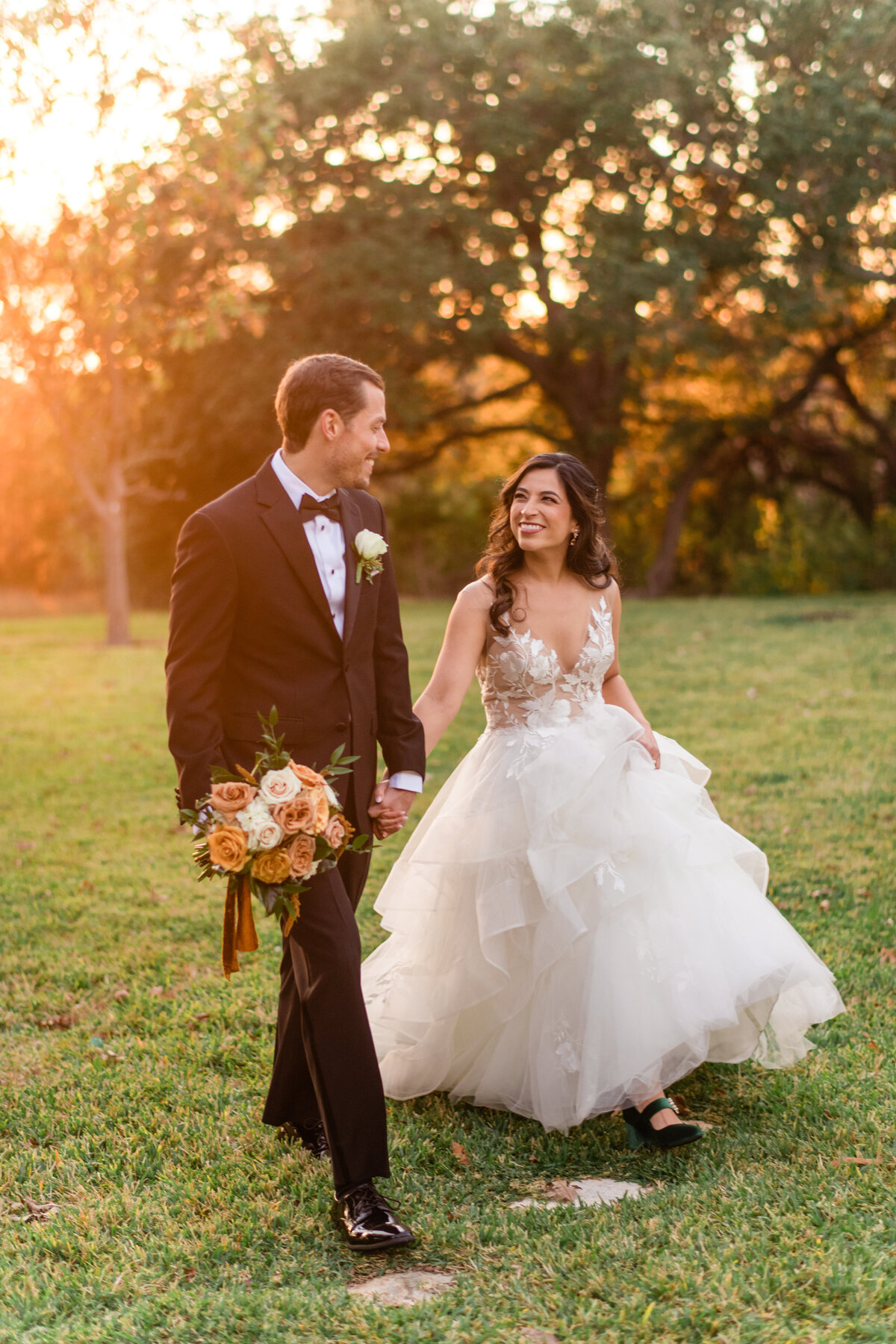 Ileana&Paul-WeddingHighlights-MilestoneGeorgetown-AprilMaeCreative-AustinWeddingPhotographer-Austin,Texas-289