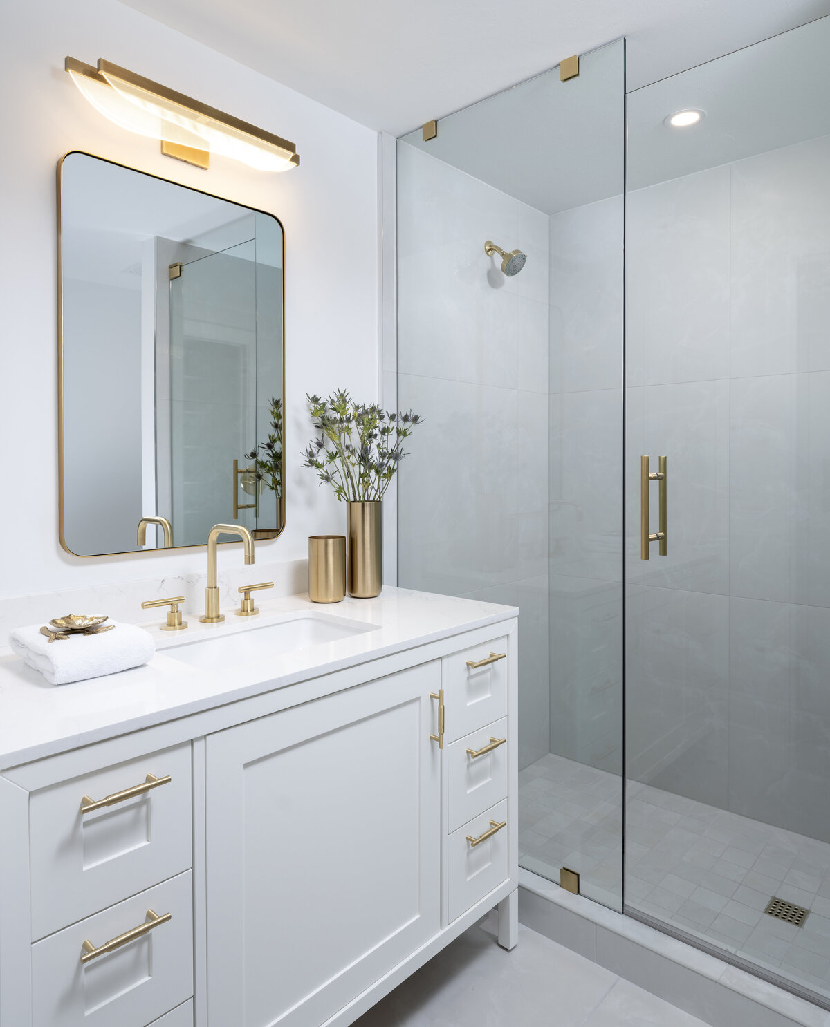 13910 Old Coast Rd 504 Naples-print-011-012-Guest Bath-3393x4200-300dpi