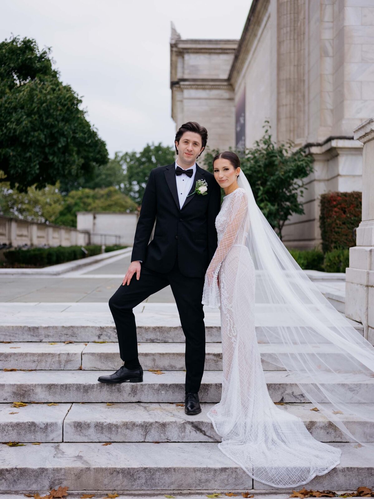 Bride and groom at Cleveland Art Museum