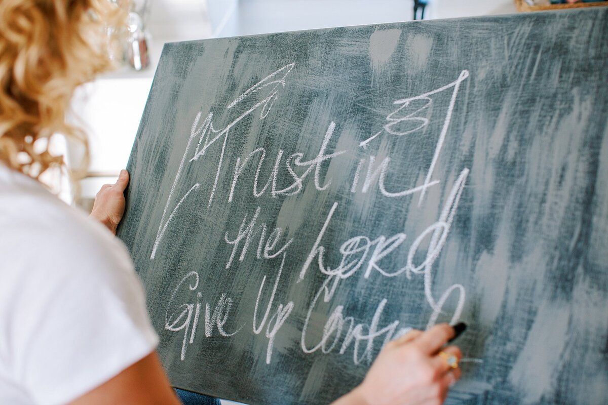 BrittDavis_Painter_CharlottesvilleBranding-AmyNicolePhotography-0013
