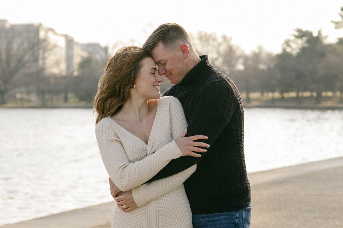 A sunrise engagement session at the Jefferson Memorial