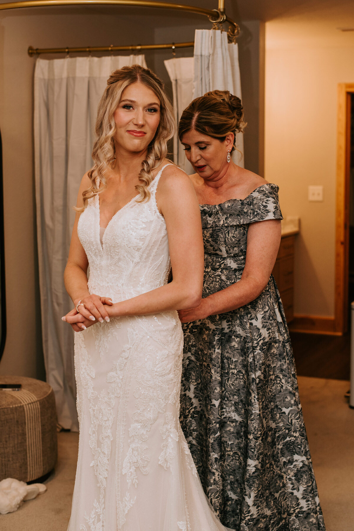 Sara + Lucas Sneak Peeks-14