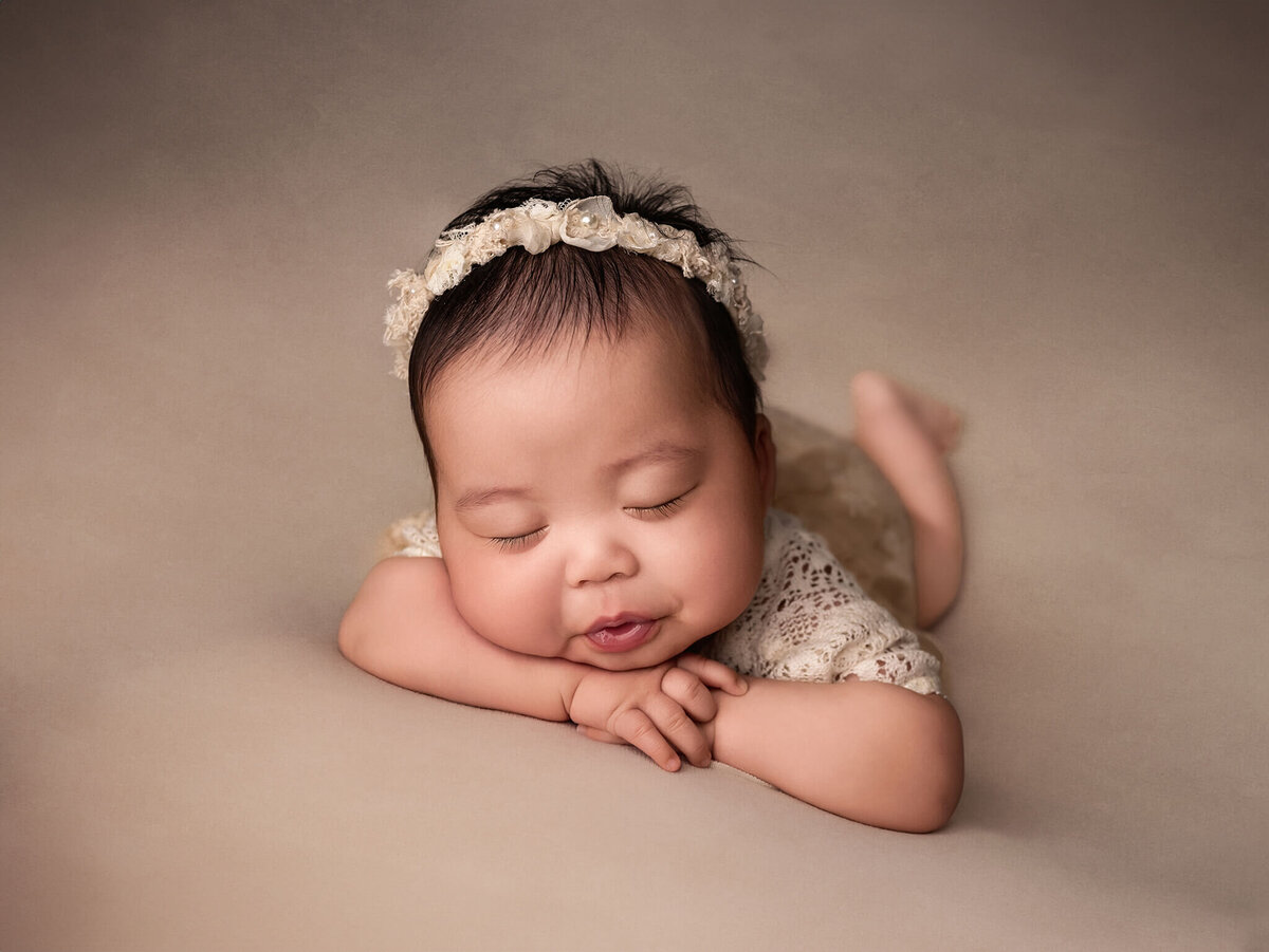 toronto-newborn-photographer_820 (14)