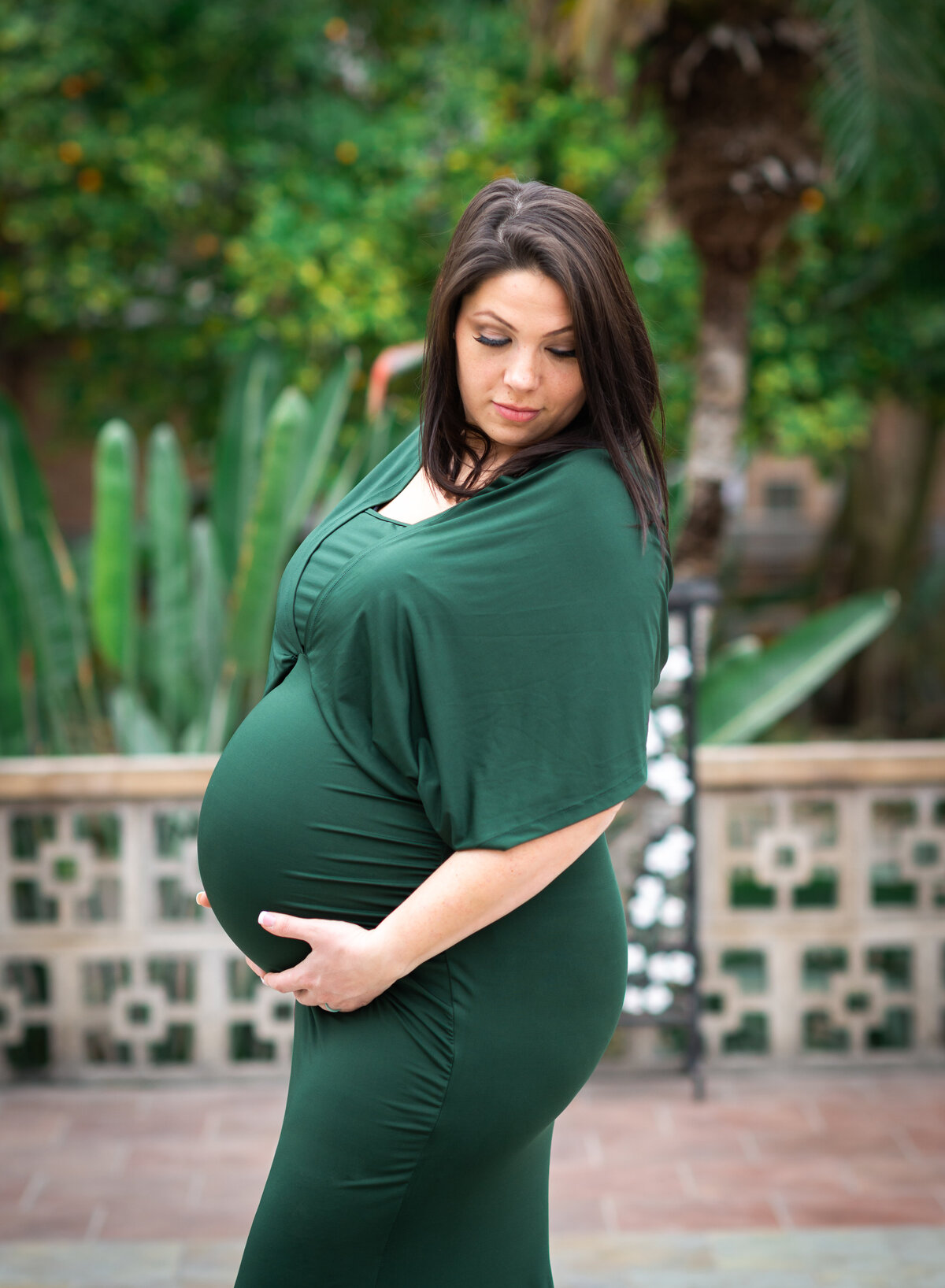 Serene Outdoor Maternity Portrait

