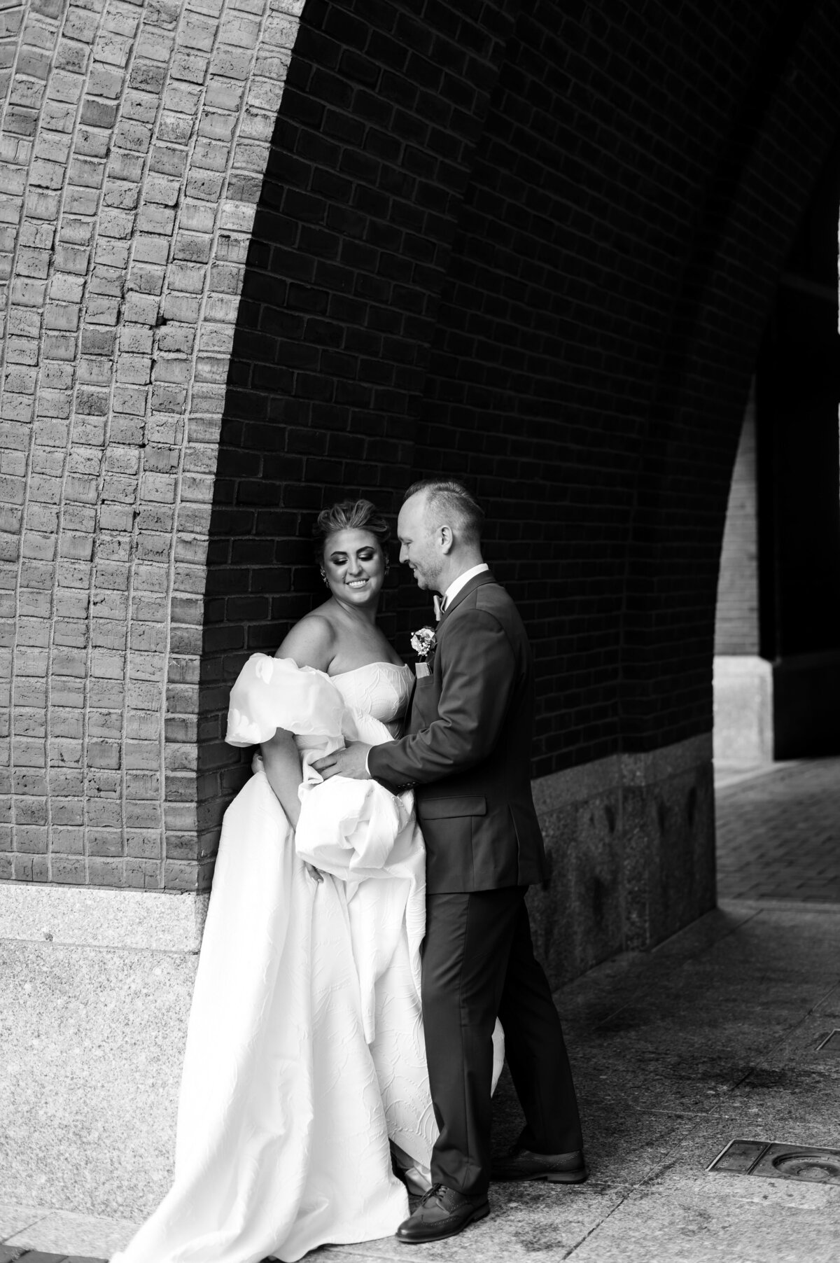 colorful-seaport-wedding-boston-lisa-gilbert-photography-22