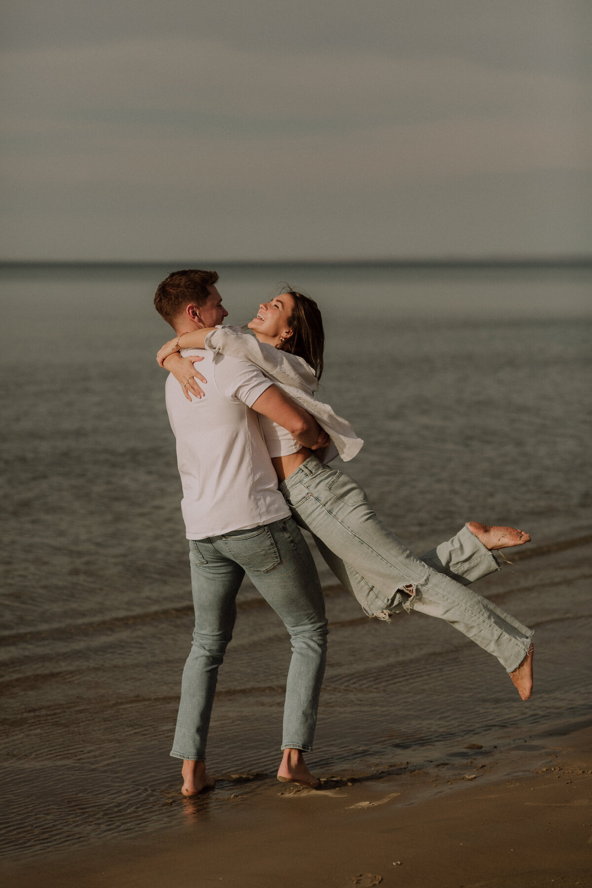 brooke-max-engagement-fall-autumn-wasaga-beach-sunset-barrie-lake-23