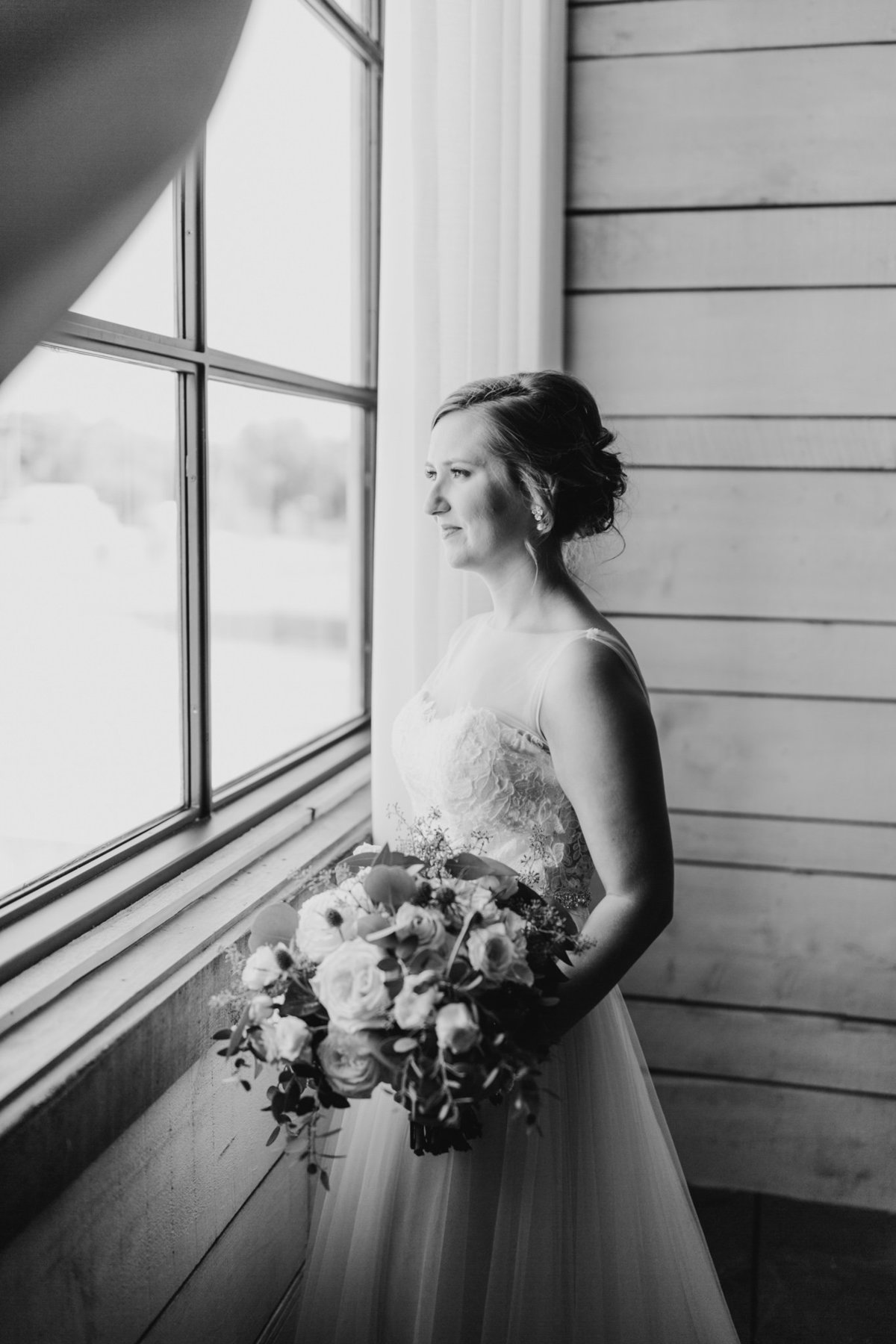 Alexa-Vossler-Photo_Dallas-Wedding-Photographer_North-Texas-Wedding-Photographer_Stephanie-Chase-Wedding-at-Morgan-Creek-Barn-Aubrey-Texas_67
