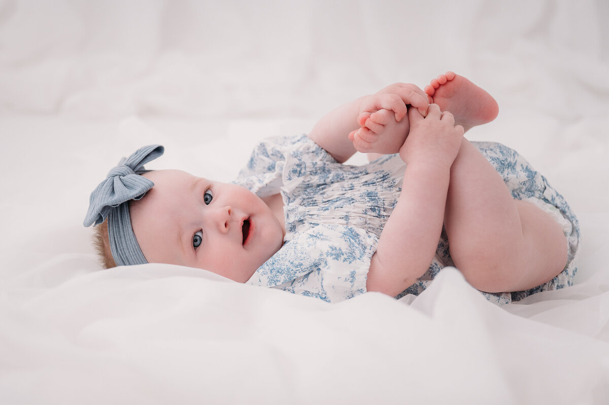 ChloeKate-6Month-FarmersPhotography-64