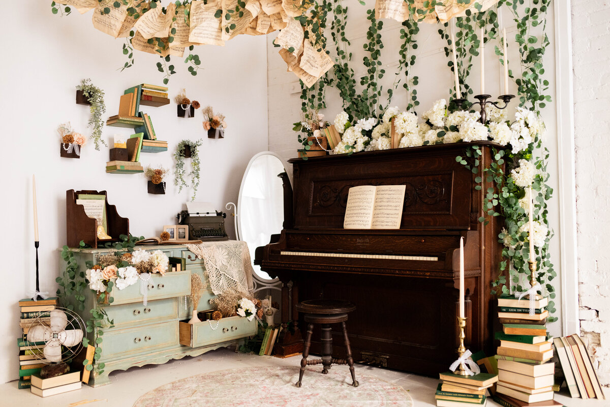 Piano Set Post-12