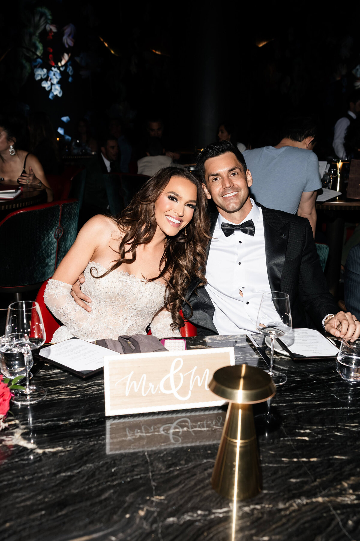 102riskyexposure_alexis-tyler_las-vegas-elopement-photography