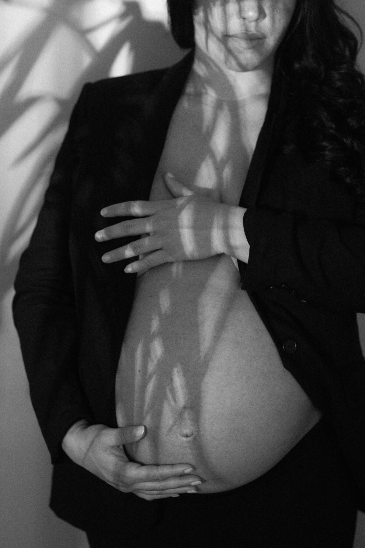 fine-art-in-studio-maternity-portraits-21