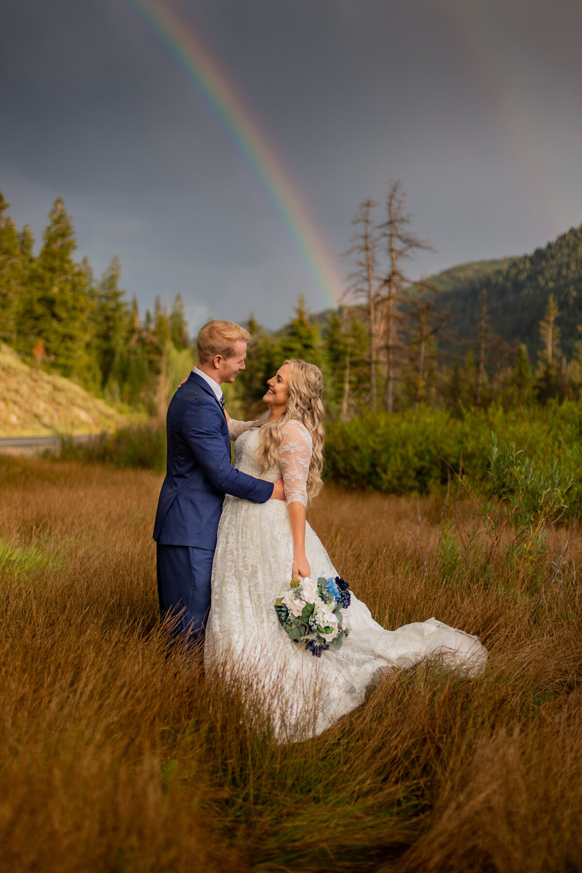 salt-lake-city-rainy-mountain-wedding-02