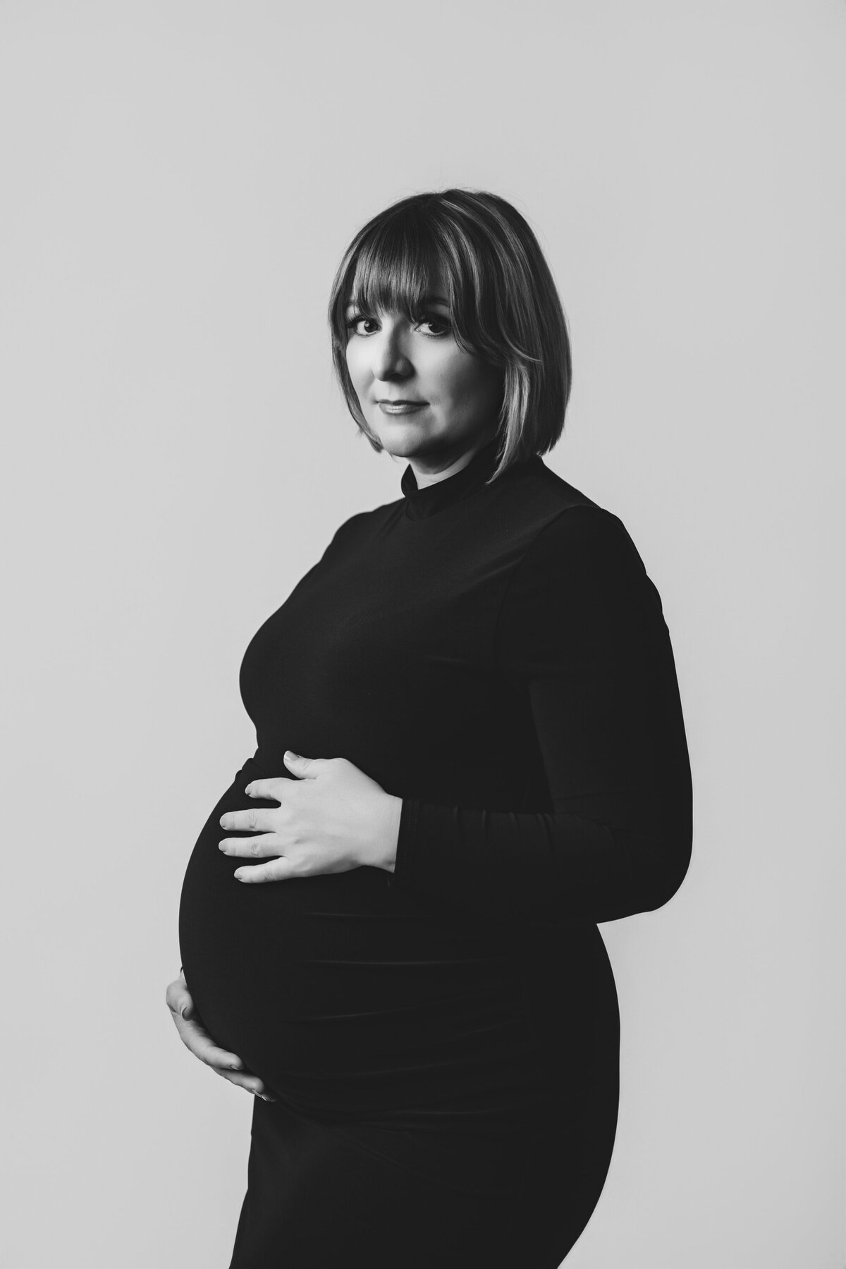 MiniAnnaPhotography2023-Jenna-Maternity-1432srgb-evsrgb-bw3000