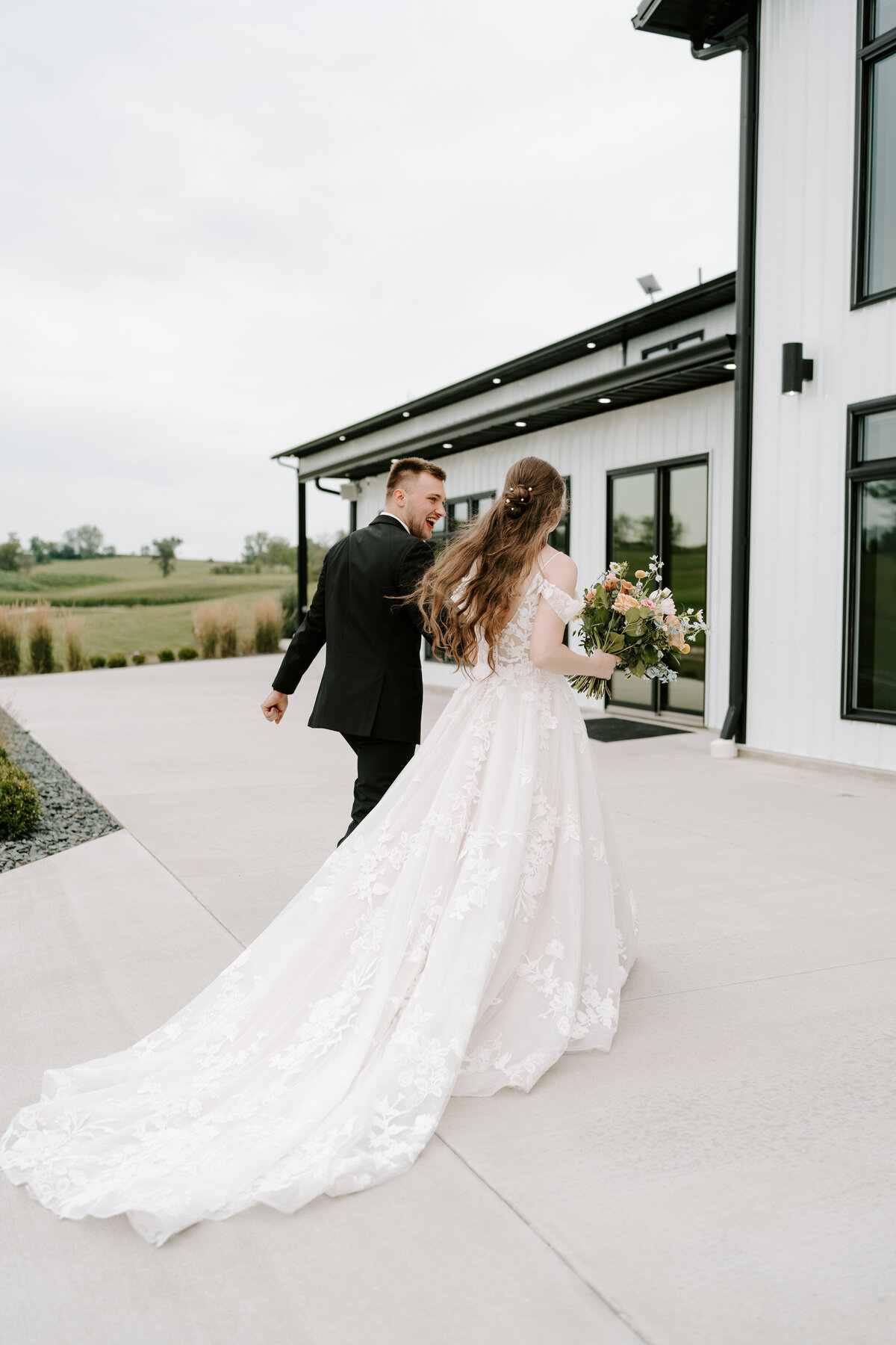 kraber-the-gathering-grounds-iowa-wedding-120