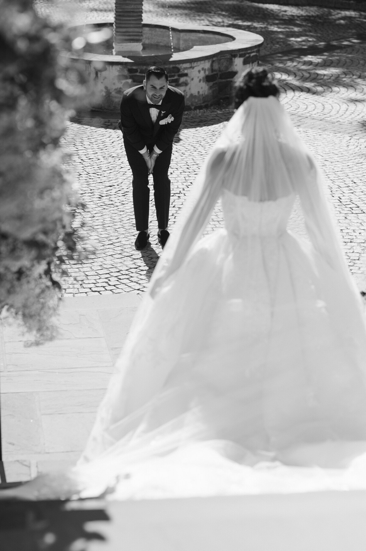 groom reaction at brides first look