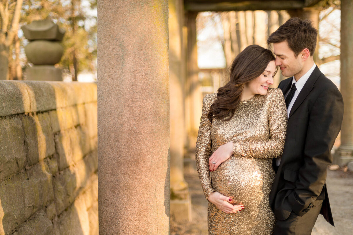 expectant couple at Larz Anderson park