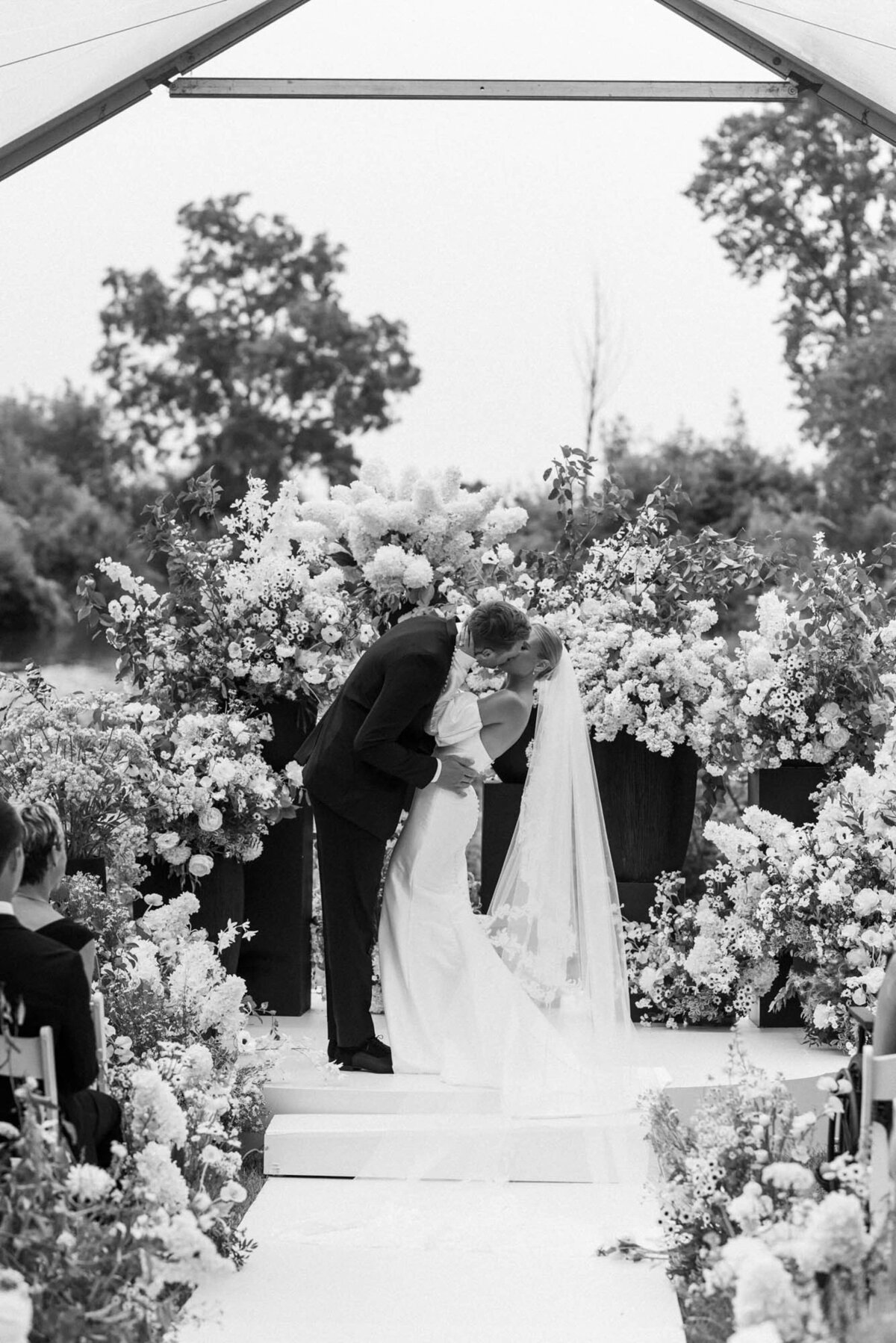 515-Harding-Waterfront-Estate-Toronto-Canada-Claire-Lawson-Crouse-Wedding-36