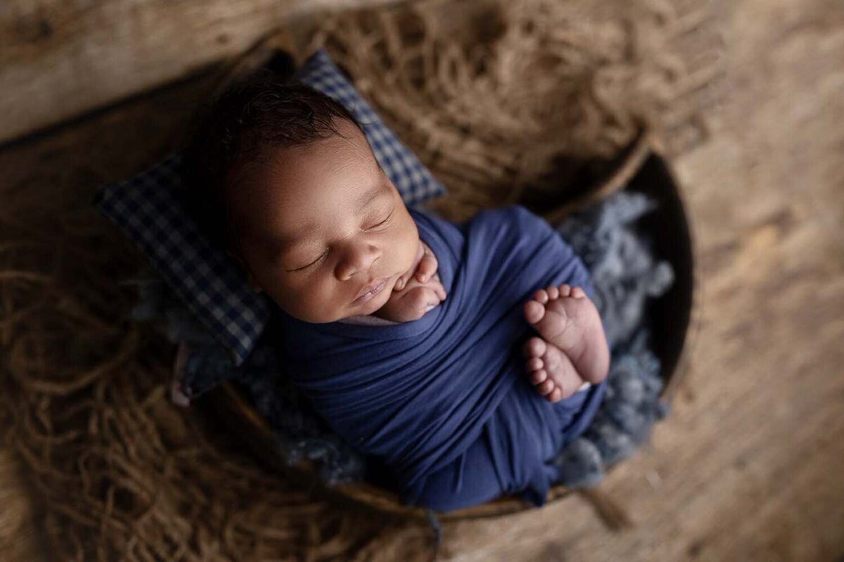 best Maryland newborn photographer, Baltimore newborn photographer, newborn photography near me, newborn portraits Crofton MD, professional baby photos