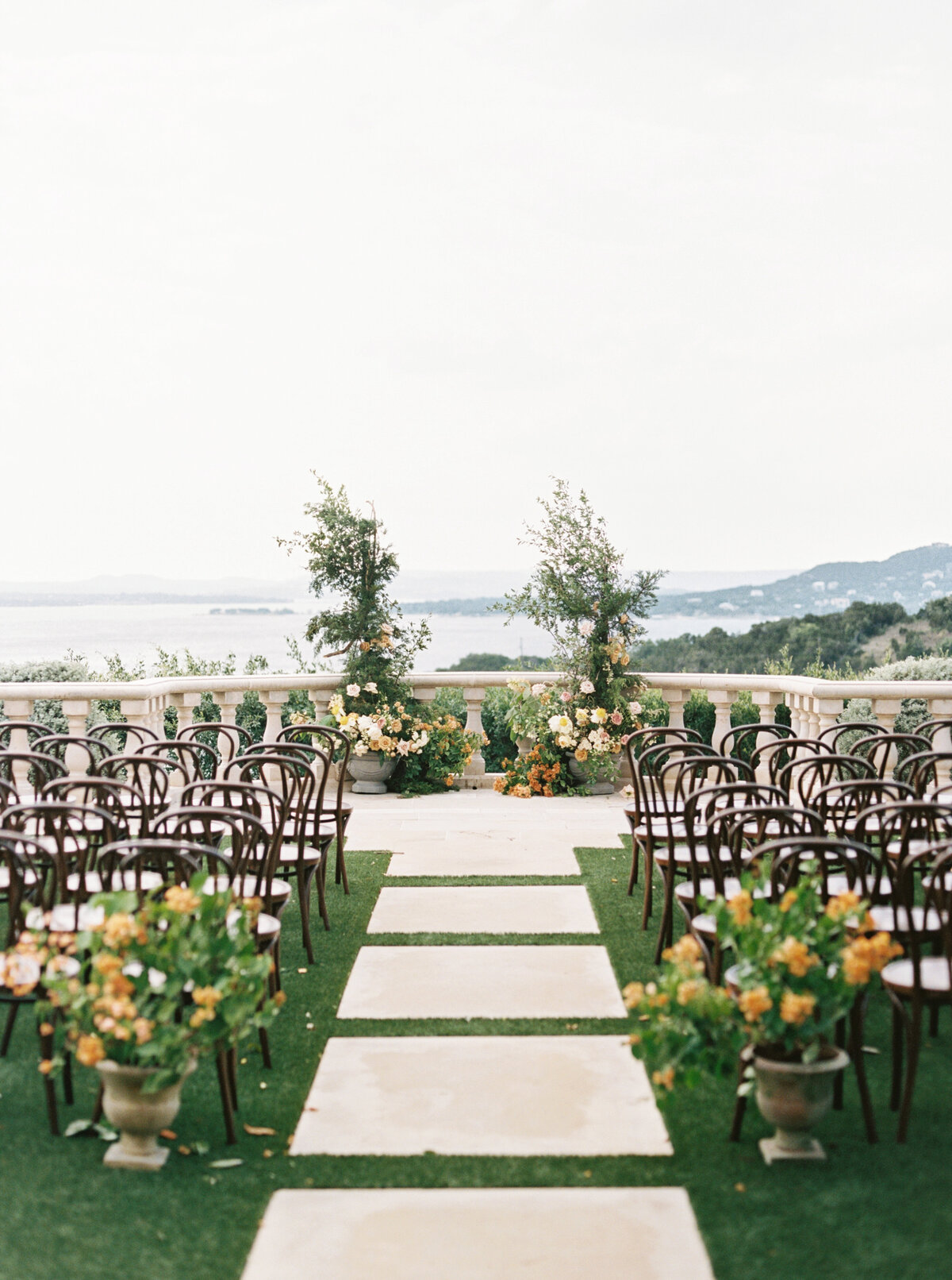max-owens-design-italian-villa-wedding-12-outdoor-ceremony